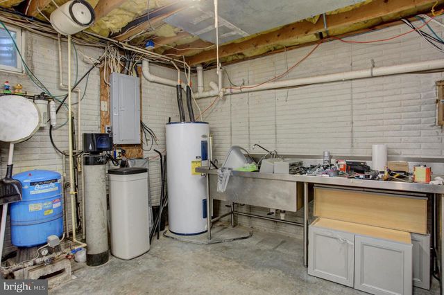 2013 CASTLEGREEN CT, Greencastle, PA 17225