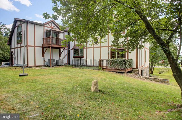 2013 CASTLEGREEN CT, Greencastle, PA 17225