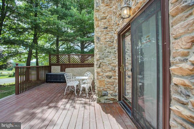 2013 CASTLEGREEN CT, Greencastle, PA 17225