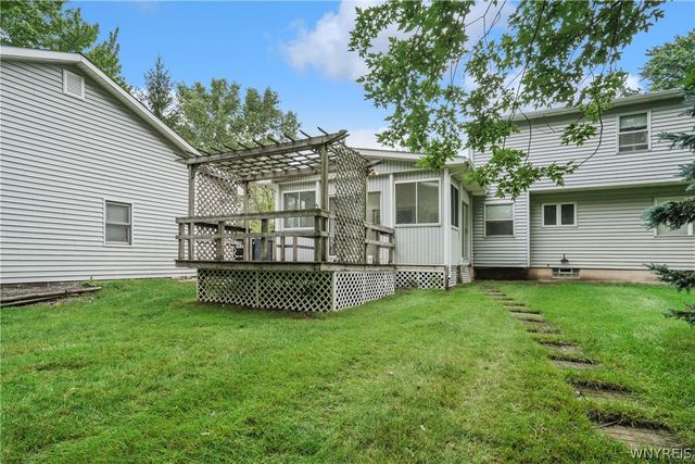 7143 Akron Road, Lockport Town, NY 14094