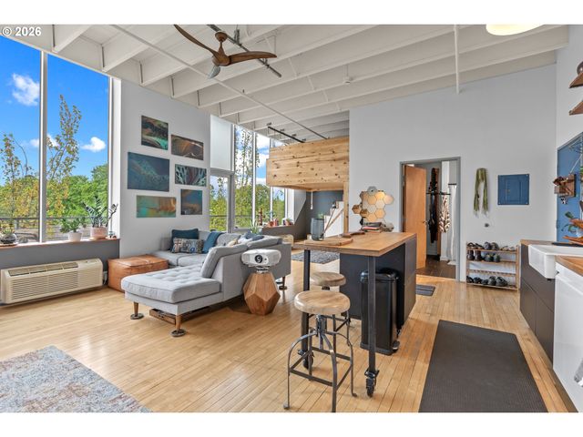 900 Ne 81ST Ave 407, Portland, OR 97213