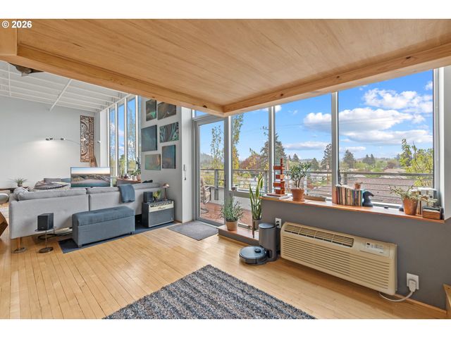 900 Ne 81ST Ave 407, Portland, OR 97213