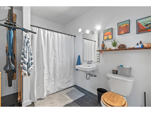 900 Ne 81ST Ave 407, Portland, OR 97213