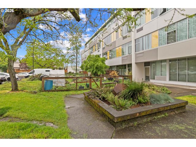 900 Ne 81ST Ave 407, Portland, OR 97213