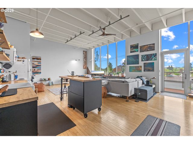 900 Ne 81ST Ave 407, Portland, OR 97213