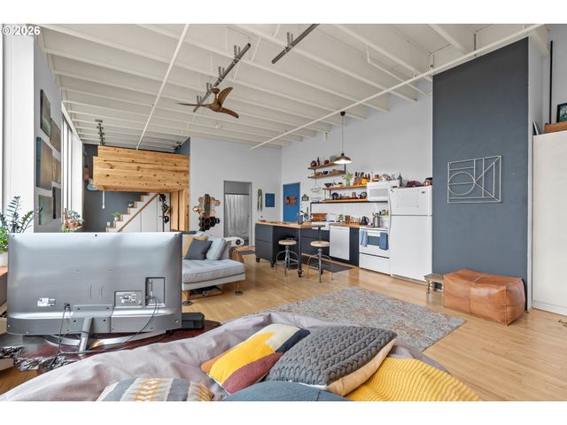 900 Ne 81ST Ave 407, Portland, OR 97213