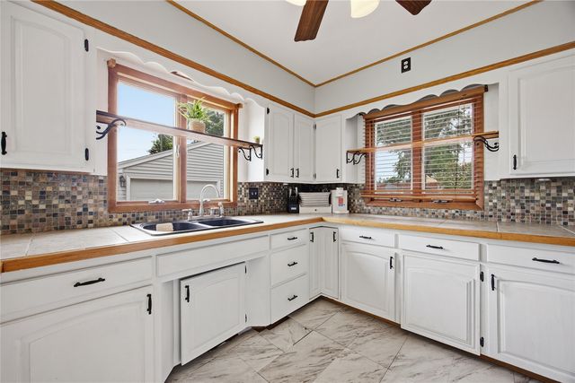 3114 Eastern Avenue NE, Cedar Rapids, IA 52402