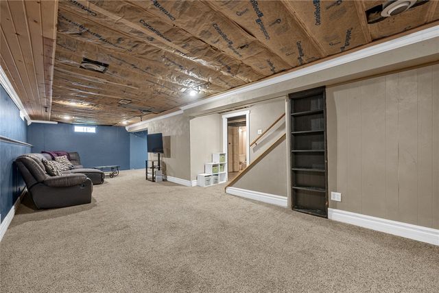 3114 Eastern Avenue NE, Cedar Rapids, IA 52402