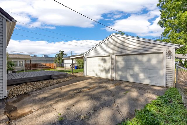 3114 Eastern Avenue NE, Cedar Rapids, IA 52402