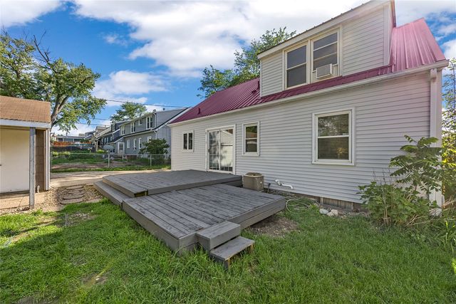 3114 Eastern Avenue NE, Cedar Rapids, IA 52402