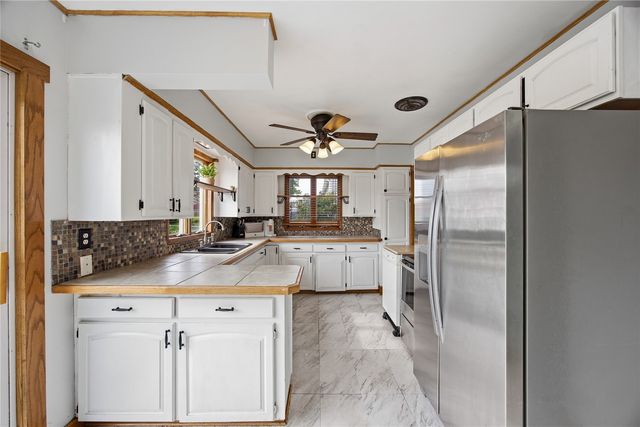 3114 Eastern Avenue NE, Cedar Rapids, IA 52402