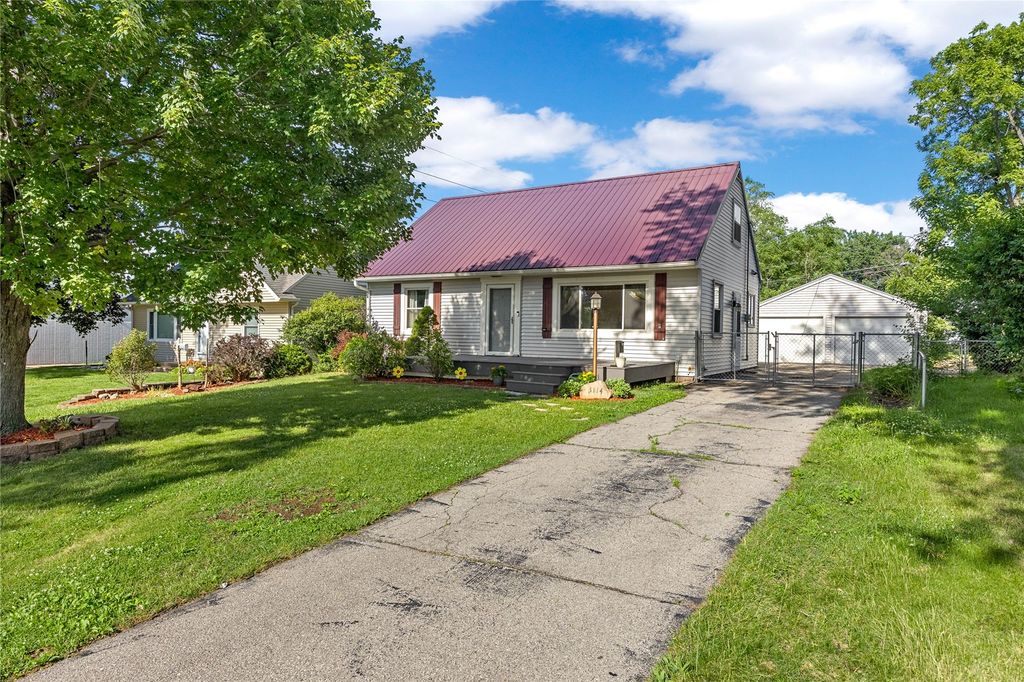 3114 Eastern Avenue NE, Cedar Rapids, IA 52402