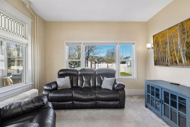 885 Case Avenue, Saint Paul, MN 55106