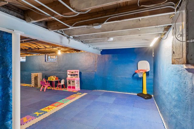 885 Case Avenue, Saint Paul, MN 55106