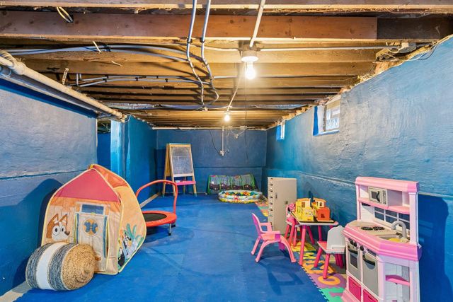 885 Case Avenue, Saint Paul, MN 55106