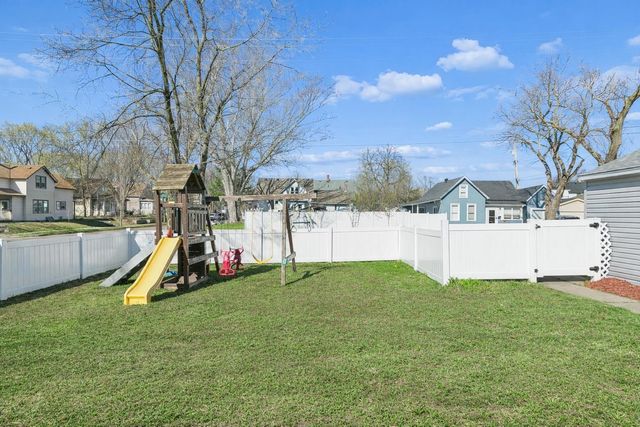 885 Case Avenue, Saint Paul, MN 55106