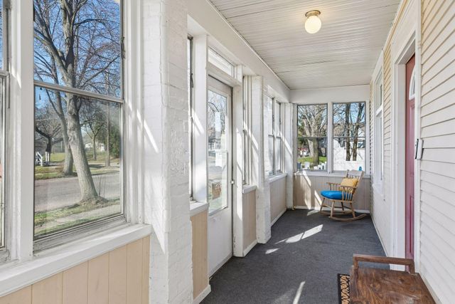 885 Case Avenue, Saint Paul, MN 55106