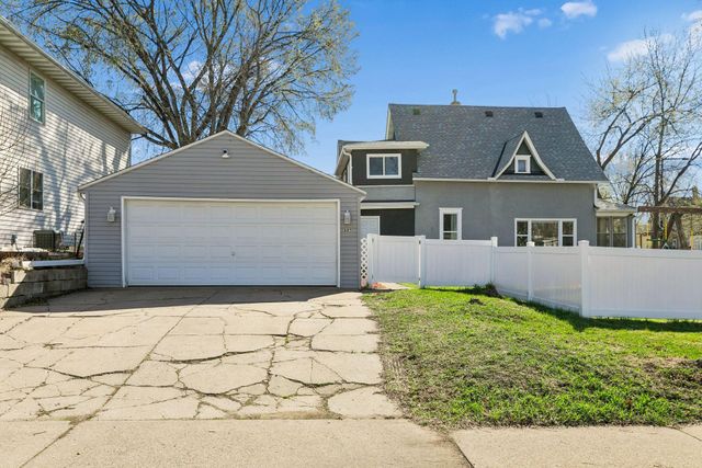 885 Case Avenue, Saint Paul, MN 55106