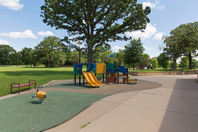 885 Case Avenue, Saint Paul, MN 55106