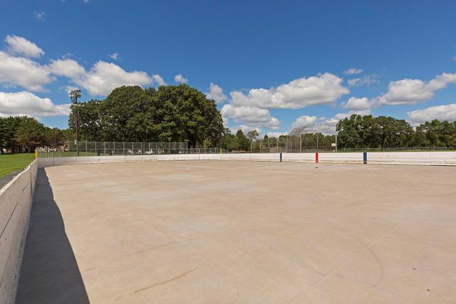 885 Case Avenue, Saint Paul, MN 55106