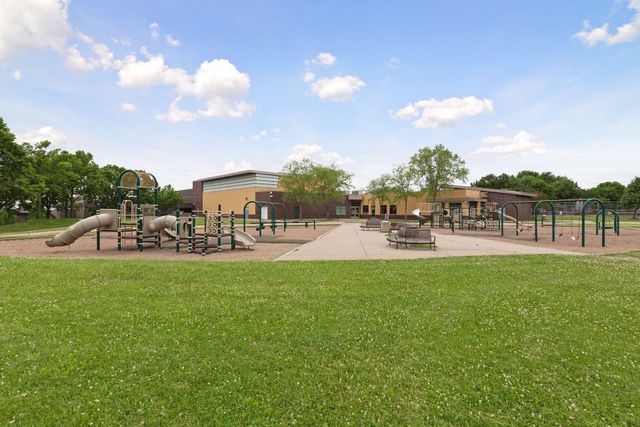 885 Case Avenue, Saint Paul, MN 55106