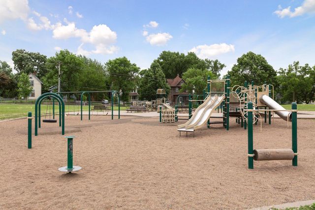 885 Case Avenue, Saint Paul, MN 55106