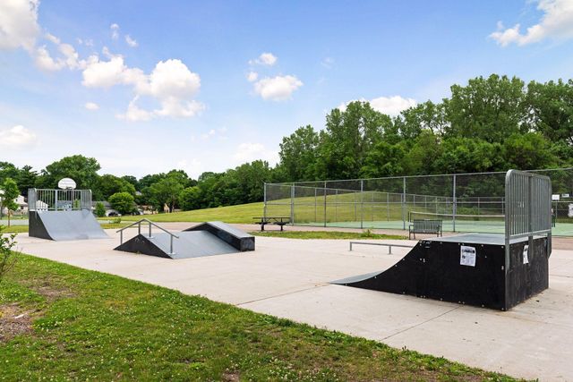 885 Case Avenue, Saint Paul, MN 55106