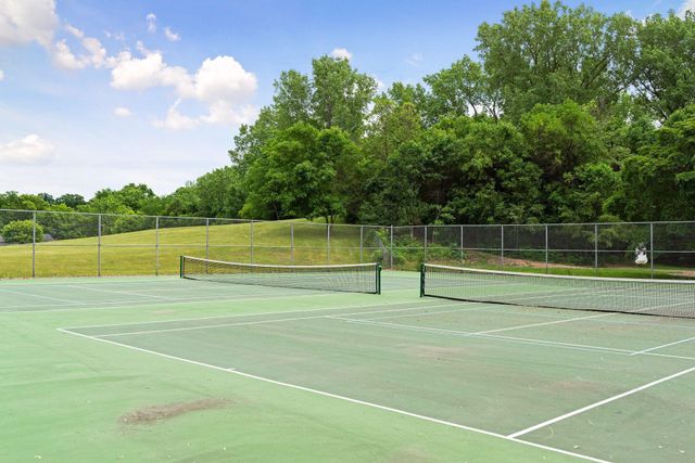 885 Case Avenue, Saint Paul, MN 55106