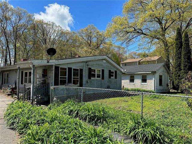8 Buona Vista Avenue, Johnston, RI 02919