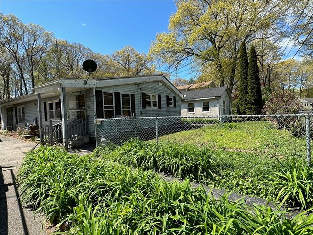 8 Buona Vista Avenue, Johnston, RI 02919