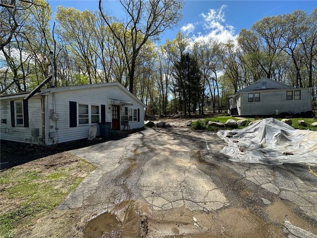 8 Buona Vista Avenue, Johnston, RI 02919