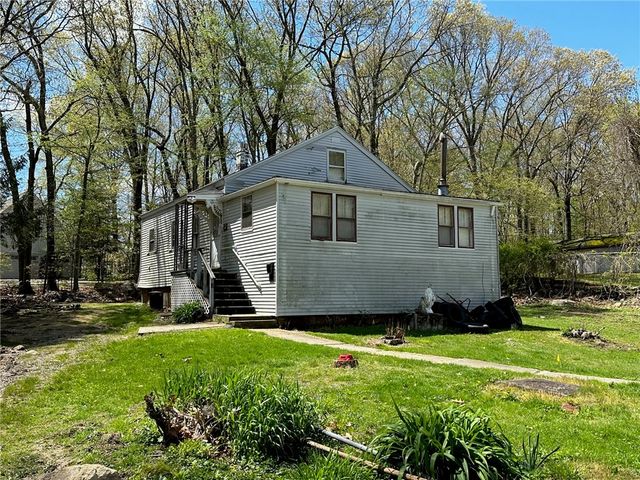 8 Buona Vista Avenue, Johnston, RI 02919