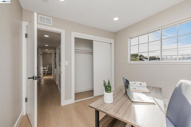 1394 Glacier Dr, Milpitas, CA 95035