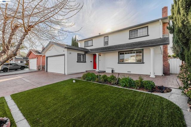 1394 Glacier Dr, Milpitas, CA 95035