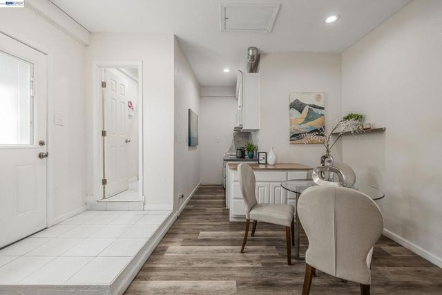 1394 Glacier Dr, Milpitas, CA 95035