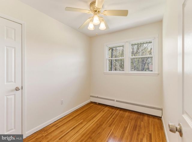 5 WINDSOR RD, Gibbsboro, NJ 08026