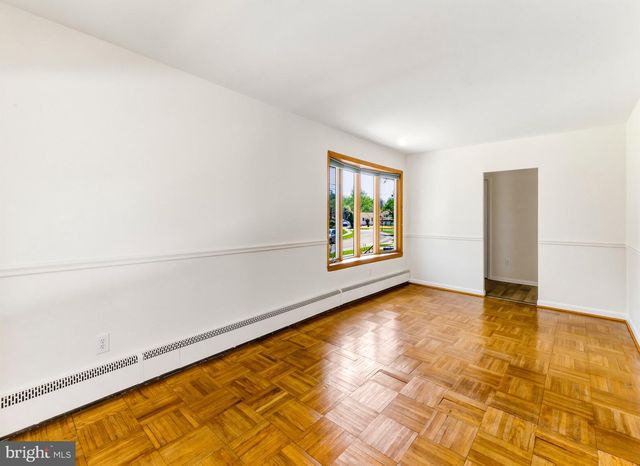 5 WINDSOR RD, Gibbsboro, NJ 08026