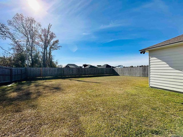 39177 High Creek Ave, Gonzales, LA 70737