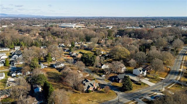 1707 Brookwood Drive, Winston-salem, NC 27106