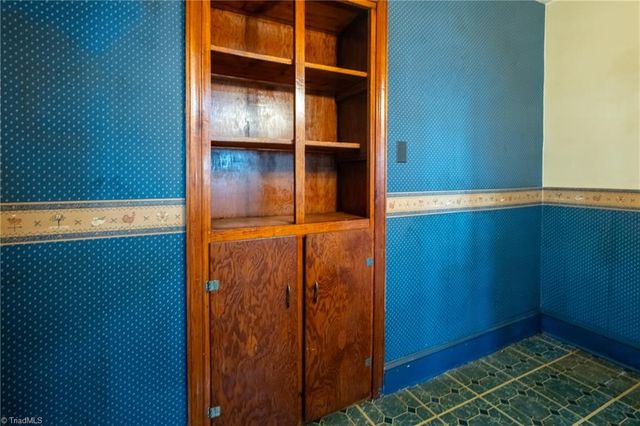 1707 Brookwood Drive, Winston-salem, NC 27106