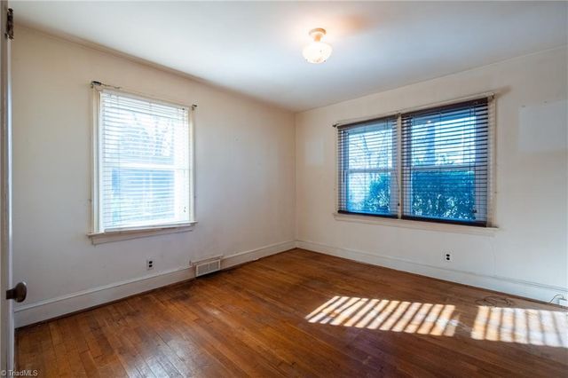 1707 Brookwood Drive, Winston-salem, NC 27106