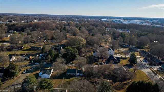 1707 Brookwood Drive, Winston-salem, NC 27106