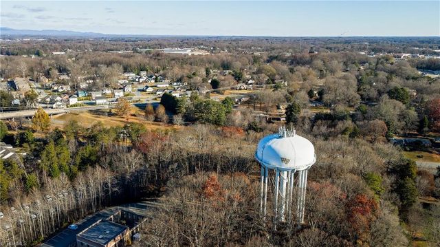 1707 Brookwood Drive, Winston-salem, NC 27106