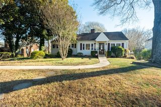 1707 Brookwood Drive, Winston-salem, NC 27106