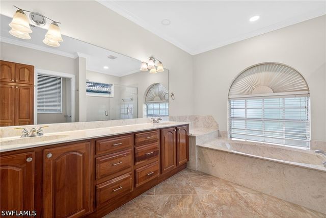 2229 Goshawk CT, Naples, FL 34105
