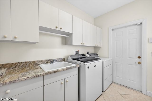 2229 Goshawk CT, Naples, FL 34105