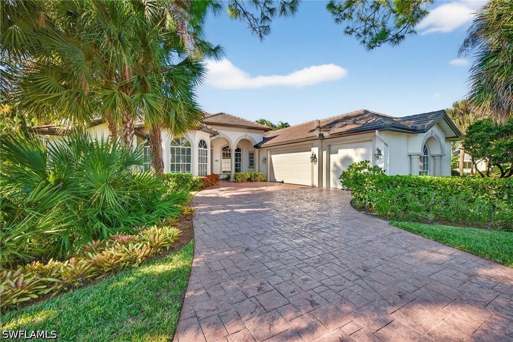 2229 Goshawk CT, Naples, FL 34105