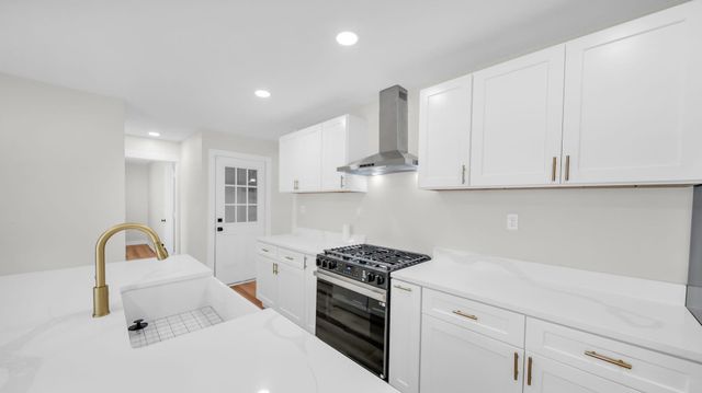 2800 SPRING HILL DR, Memphis, TN 38127