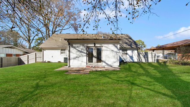 2800 SPRING HILL DR, Memphis, TN 38127