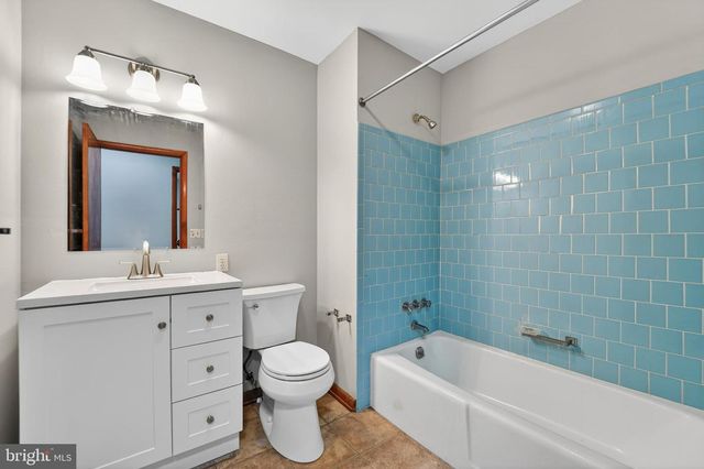 211 LONG POINT RD, Stevensville, MD 21666
